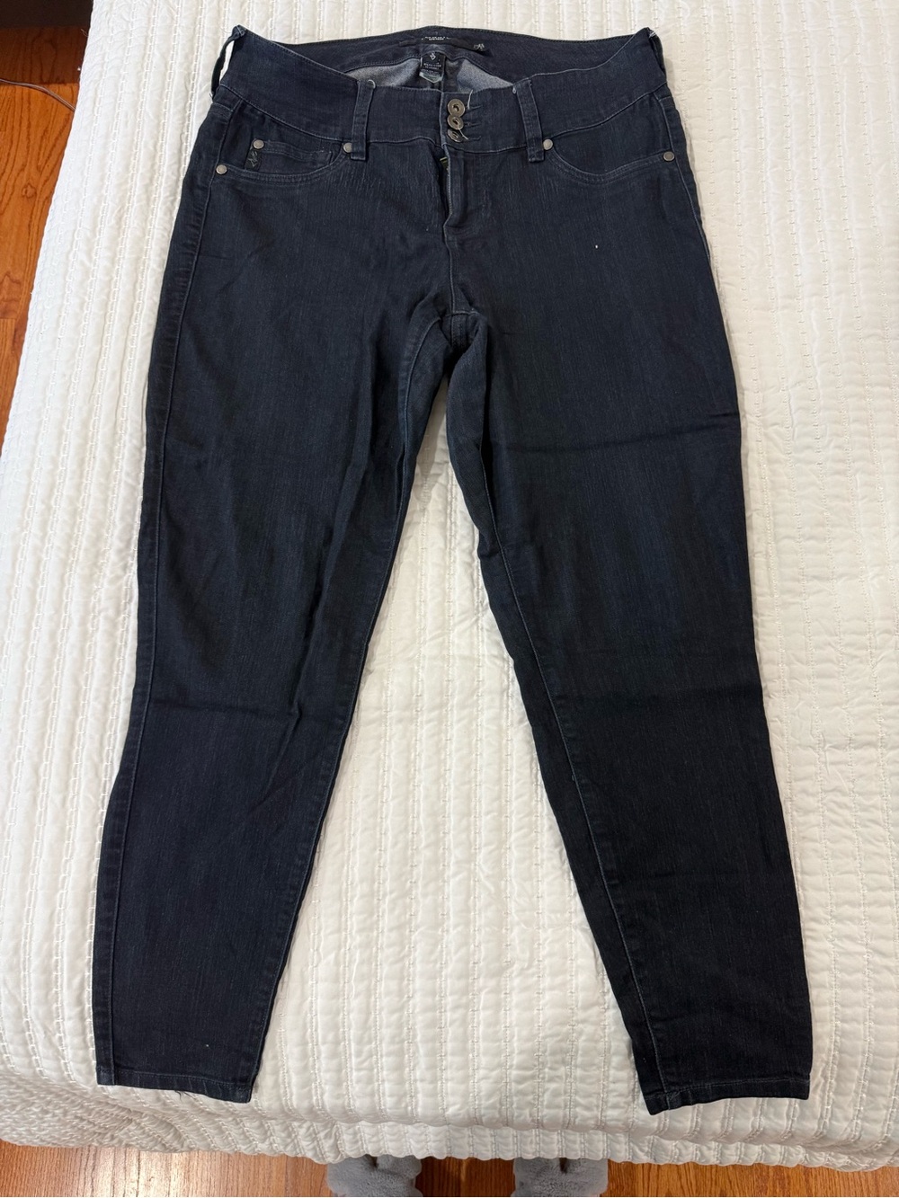 Torrid 12 short Dark Denim Stretch Skinny Jeans